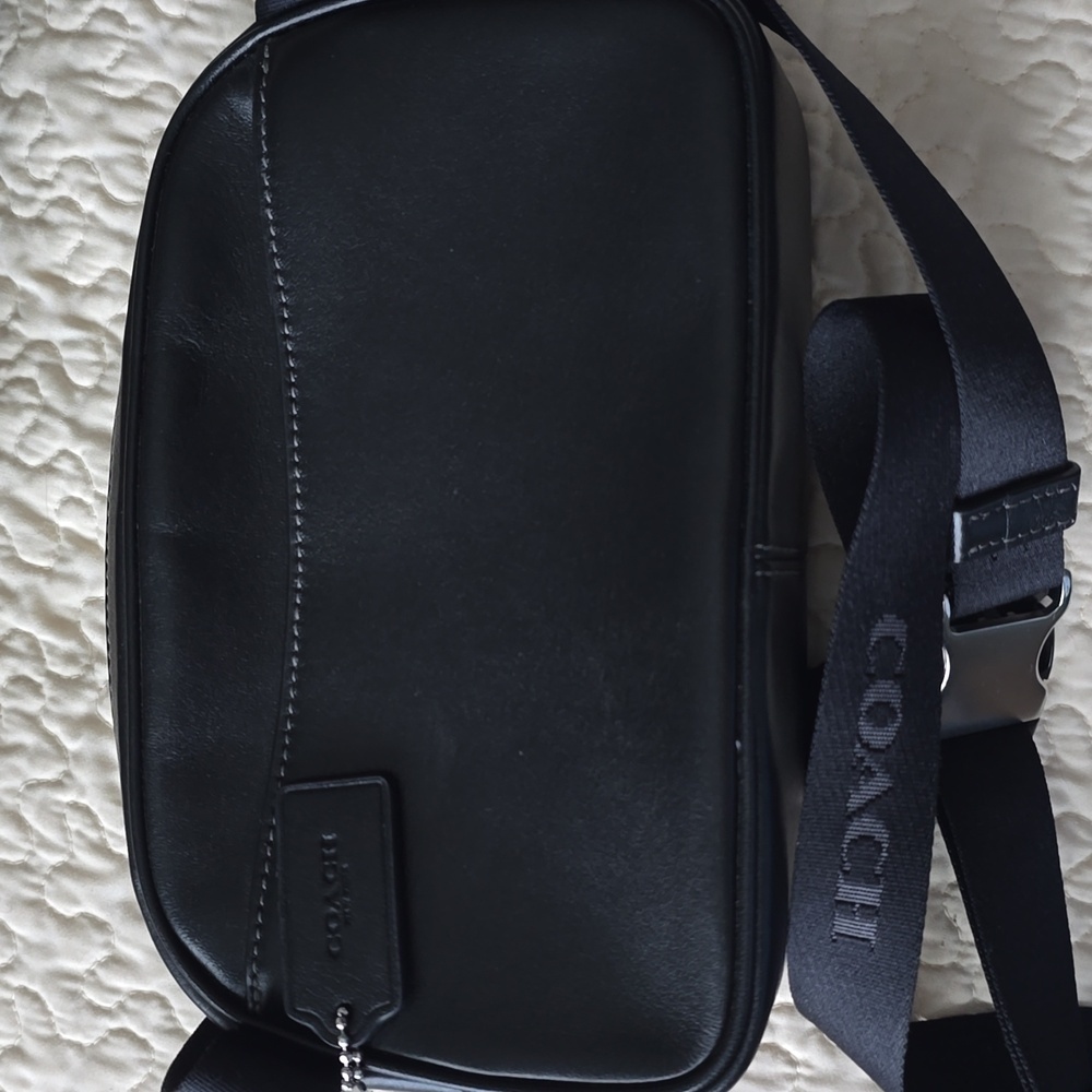 * Like New * Coach belt bag - Picture 4 of 9